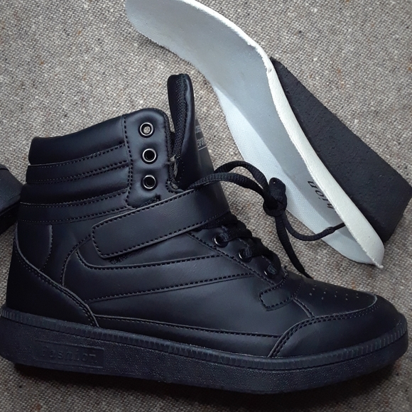 Brand new Black Hi tops 🖤 - Picture 6 of 7